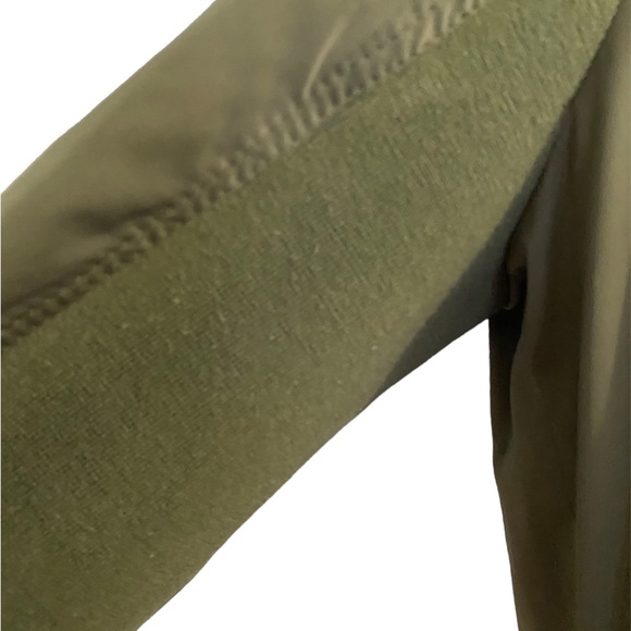 BCBGeneration spring/fall jacket. EUC. Size medium. - Picture 6 of 7